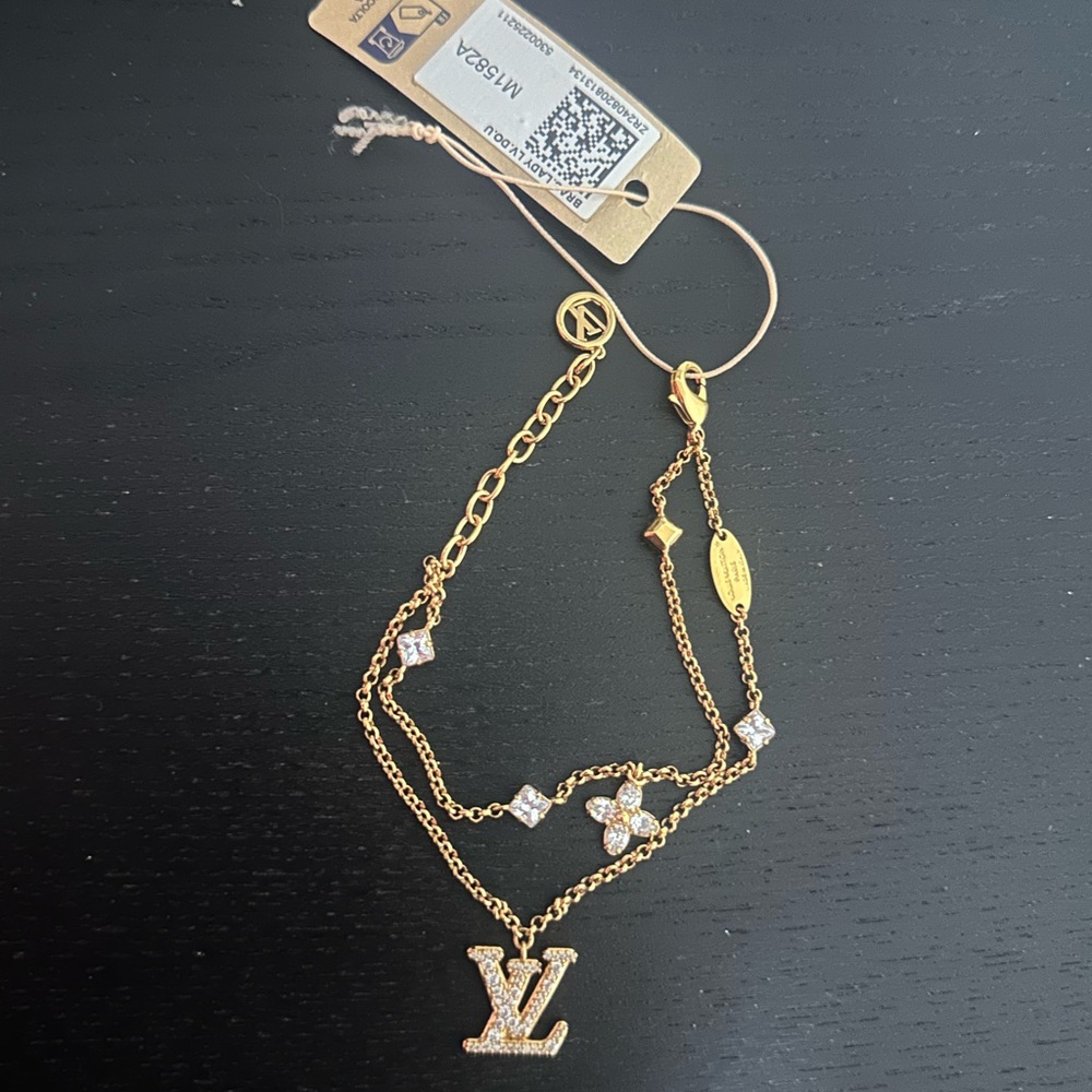 Louis Vuitton Lady LV Bracelet - Picture 5 of 6